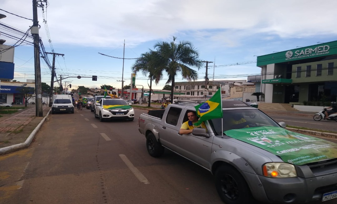 Evangélicos do Acre fazem carreata pela liberdade e contra decisão do STF